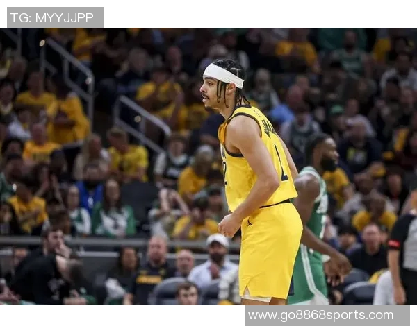 浓眉称赞内姆哈德表现出色落选秀逆袭成球队重要一员