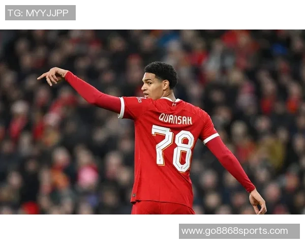 宽萨首秀成英格兰队史第1297位球员荣获纪念帽子庆祝新里程碑